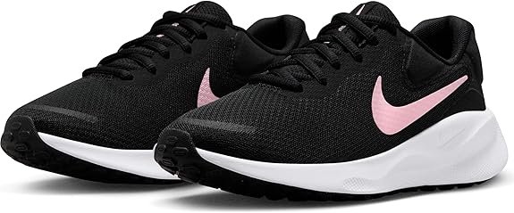 NIKE Revolution 7